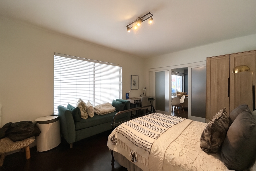 3 Bedroom Property for Sale in Sea Point Western Cape